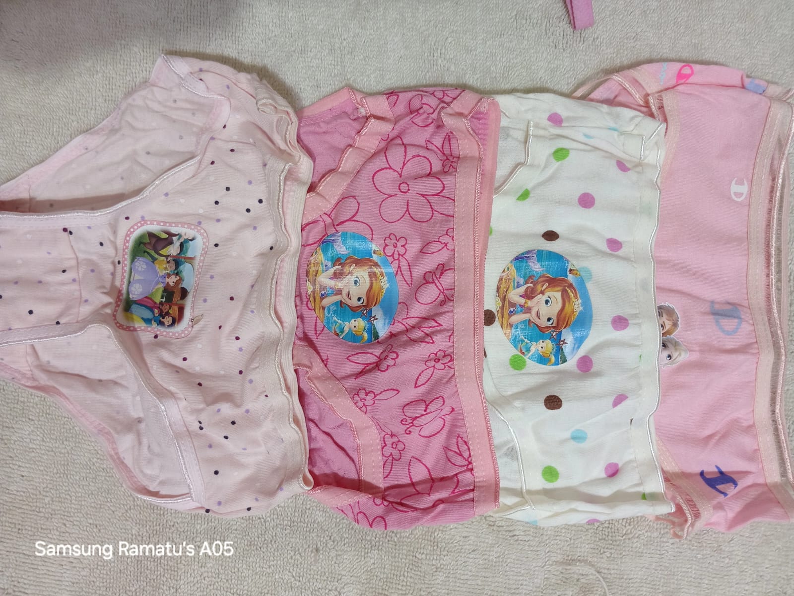Girls' briefs