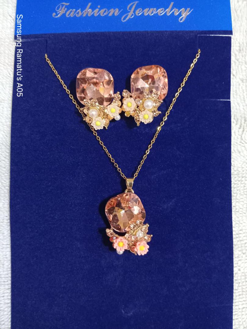 Simple jewelry set