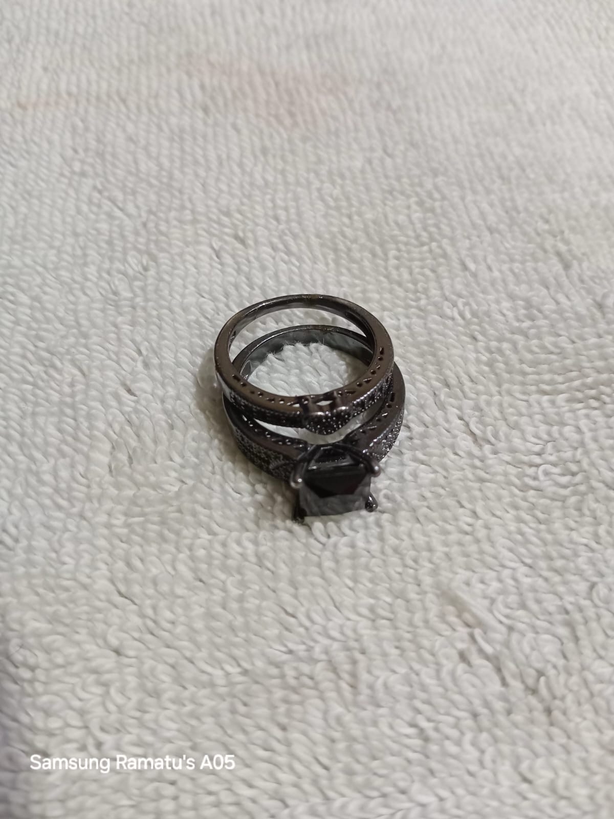 Black iron rings