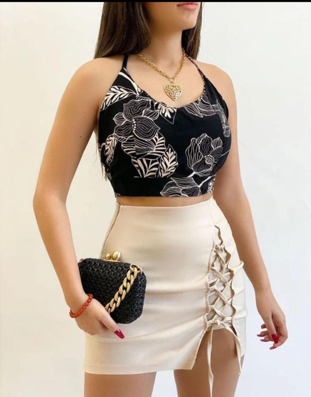 Cropped Débora