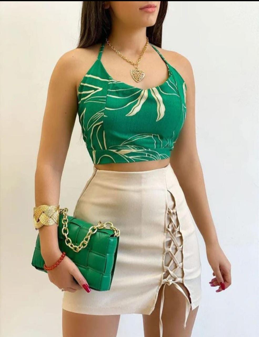 Cropped Débora