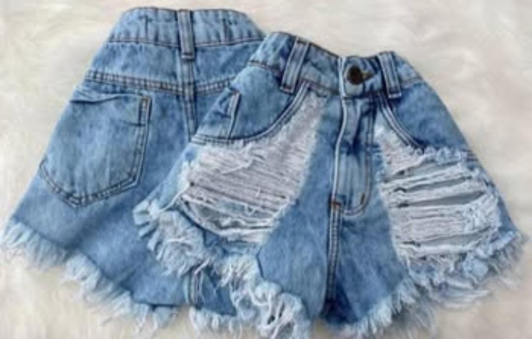 Short Jeans Claro com Forro